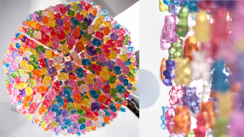 Illustration for article titled I Want to Eat This Awesomely Yummy 3,000 GummyBear Lamp So Badly